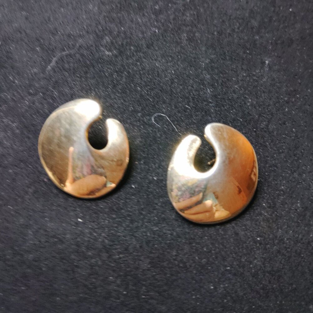 Vintage Monet Gold Tone Modernist Stud Earrings – Signed, Sculptural Design